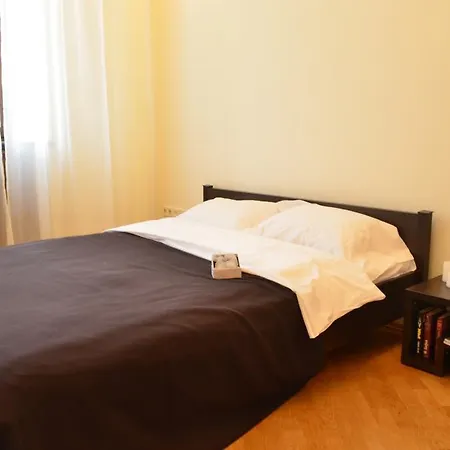 Apartment Rentday - *